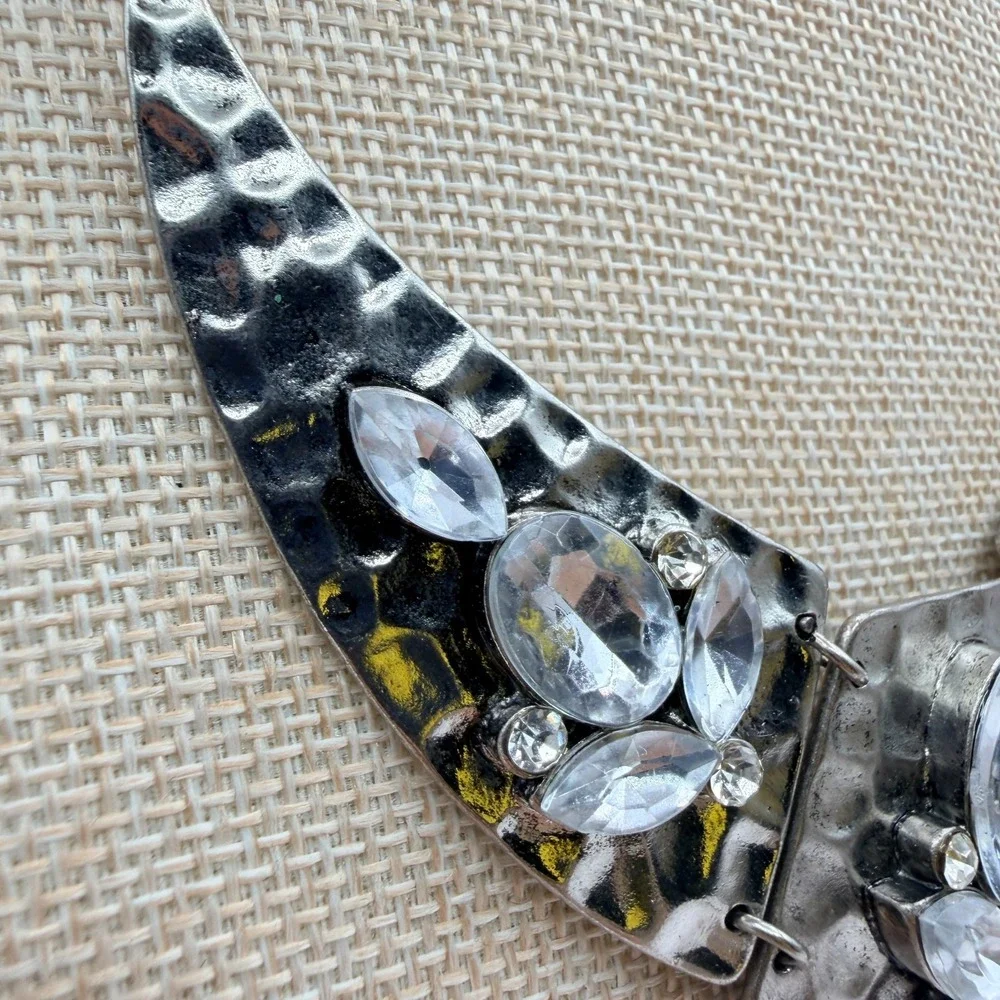 Vintage 90s Justin & Taylor SilverTone Hammered Bib Necklace Clear Glass Jewelry